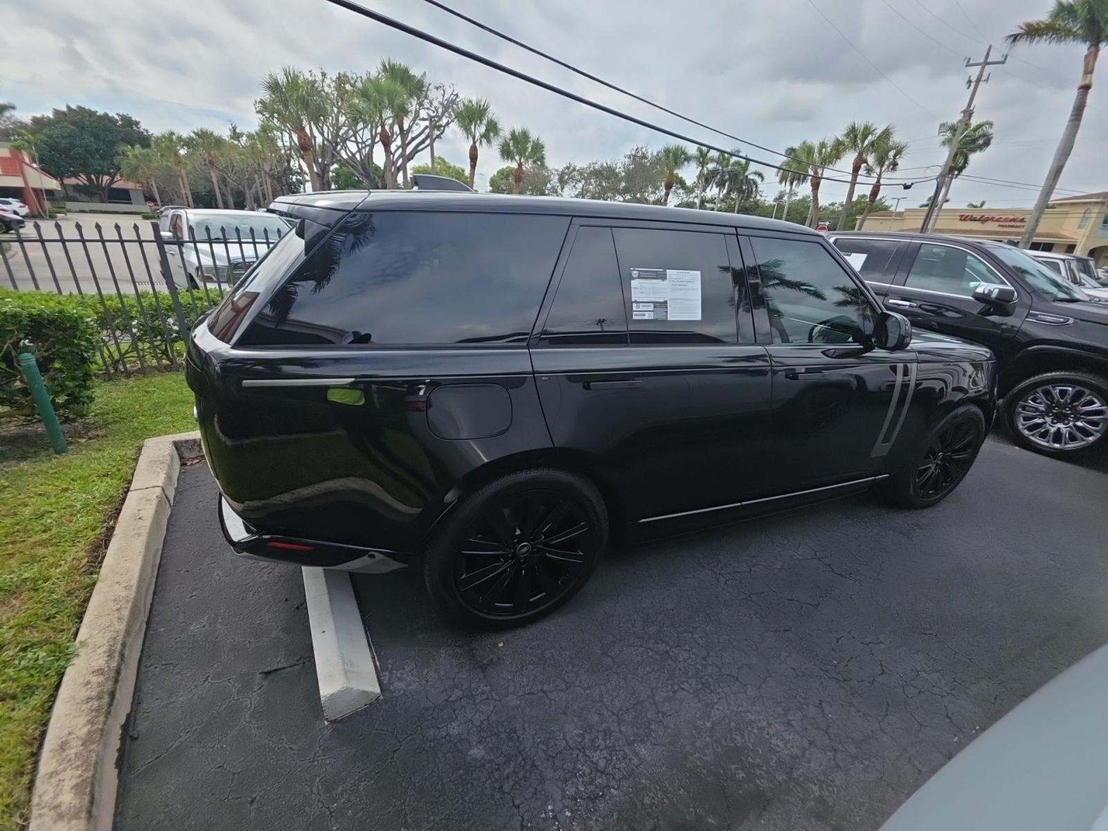 2023 Land Rover Range Rover SE AWD