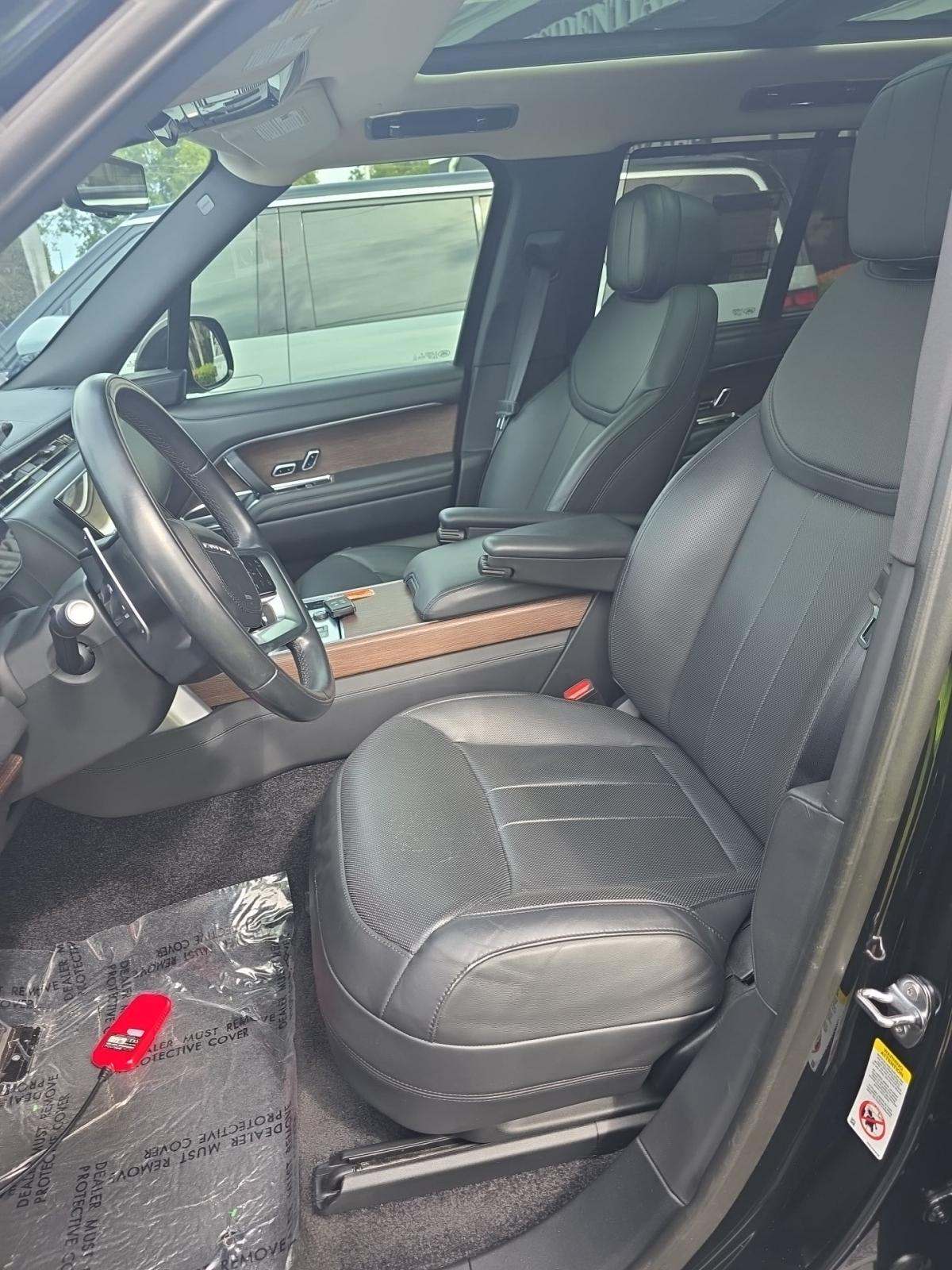 2023 Land Rover Range Rover SE AWD