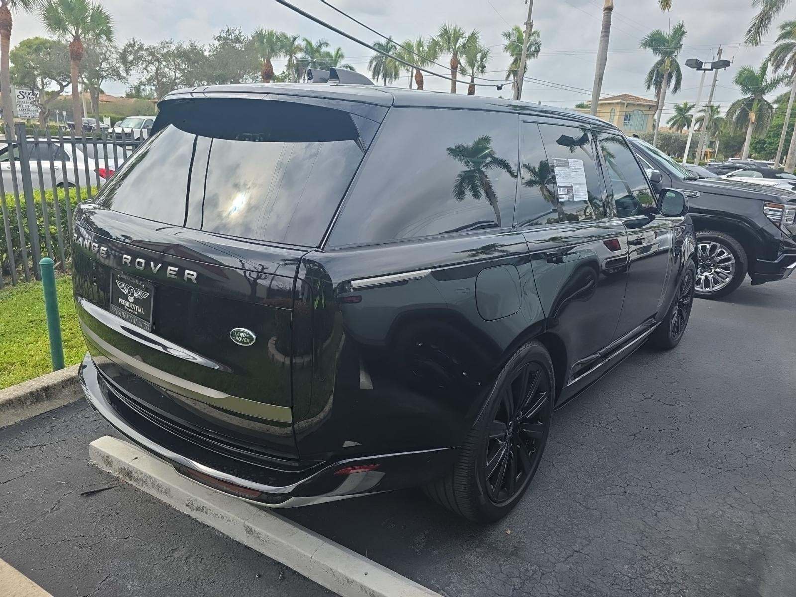 2023 Land Rover Range Rover SE AWD