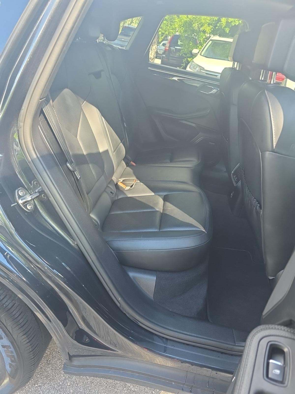 2018 Porsche Macan Base AWD