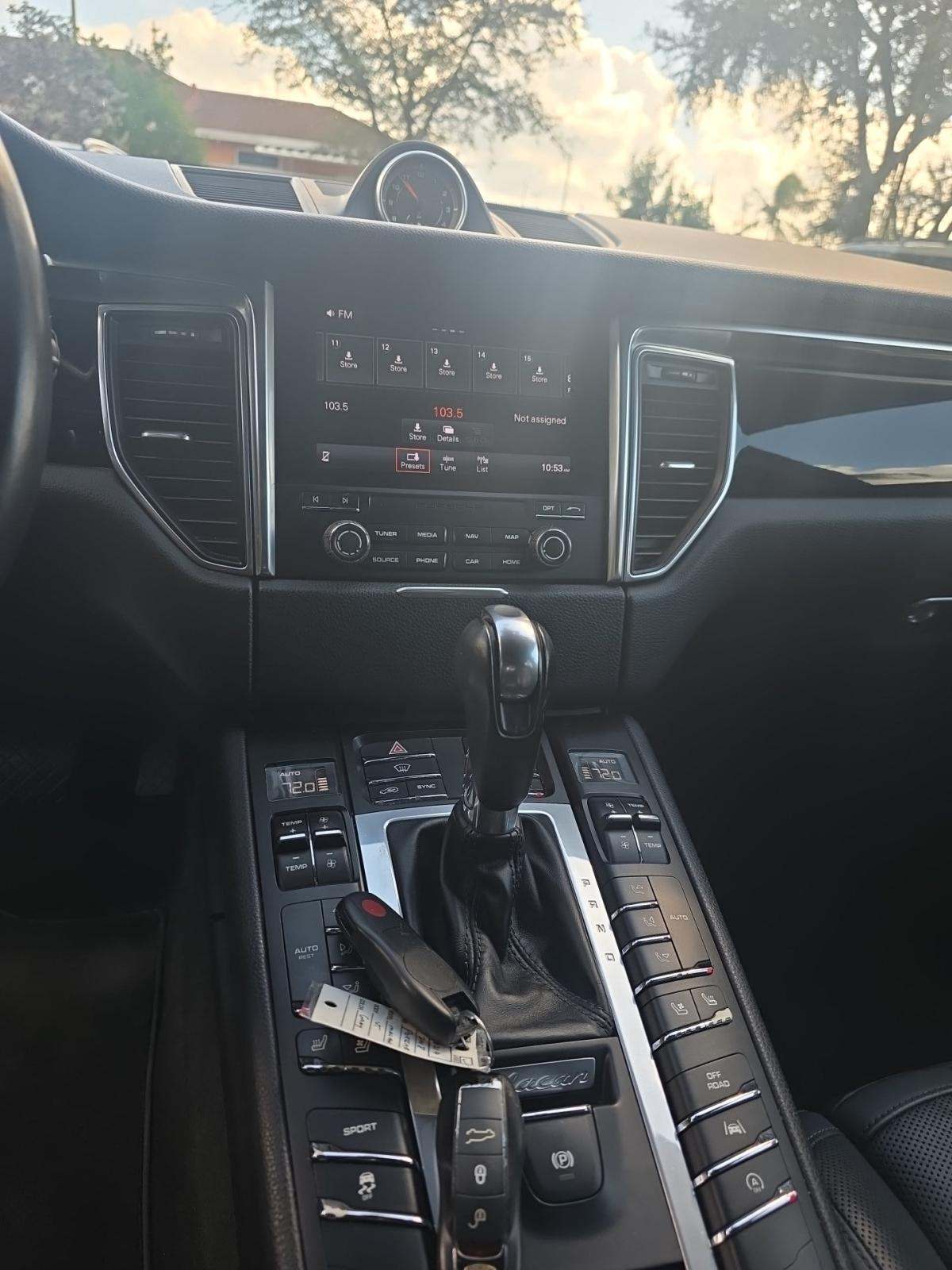 2018 Porsche Macan Base AWD