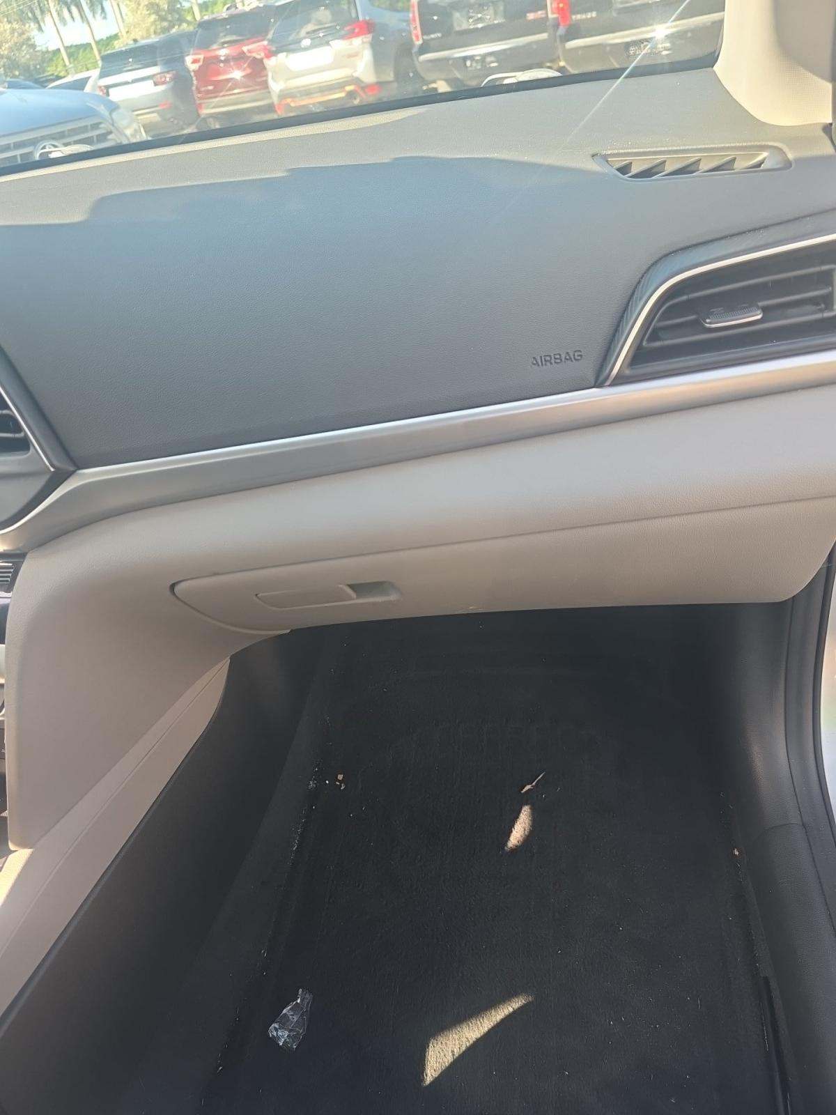 2020 Hyundai Elantra SEL FWD