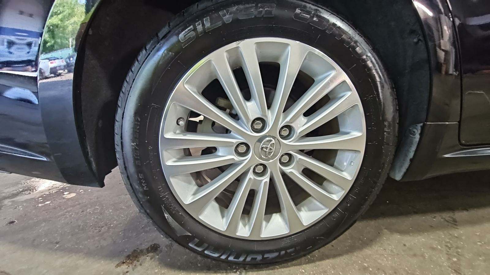 2014 Toyota Avalon Hybrid XLE Premium FWD