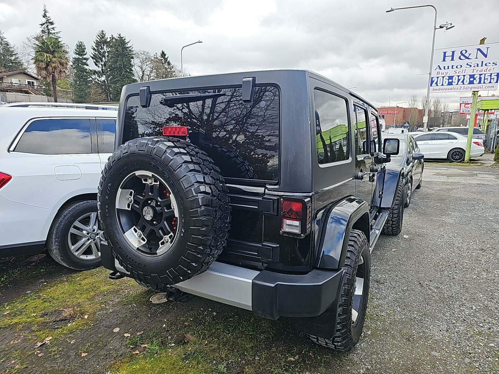 Jeep Wrangler Unlimited Sahara снимка Jeep Wrangler Unlimited Sahara