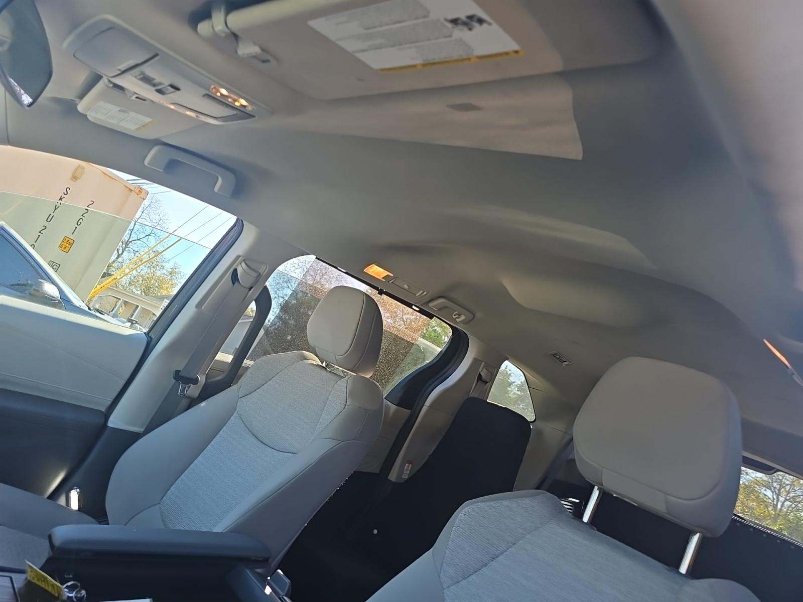 2024 Toyota Sienna LE FWD