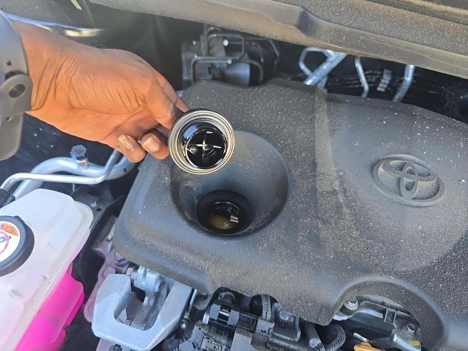 2024 Toyota Sienna LE FWD