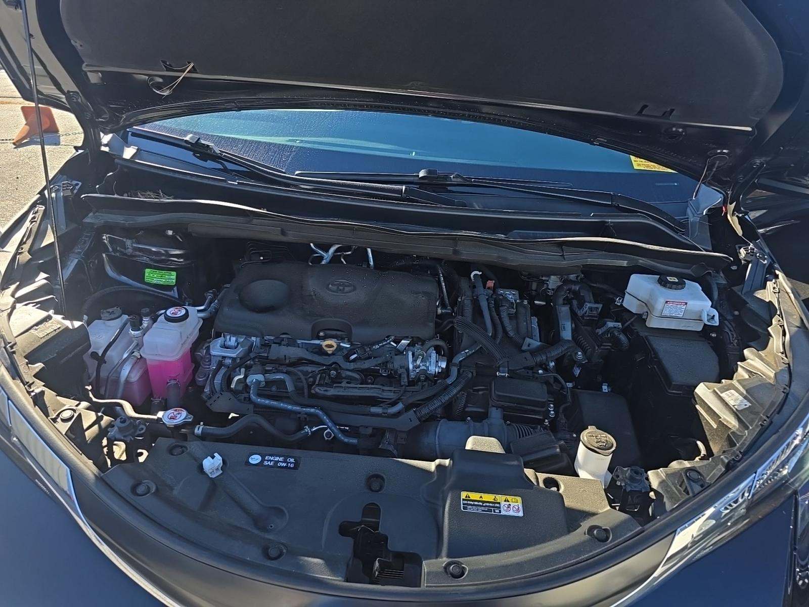 2024 Toyota Sienna LE FWD