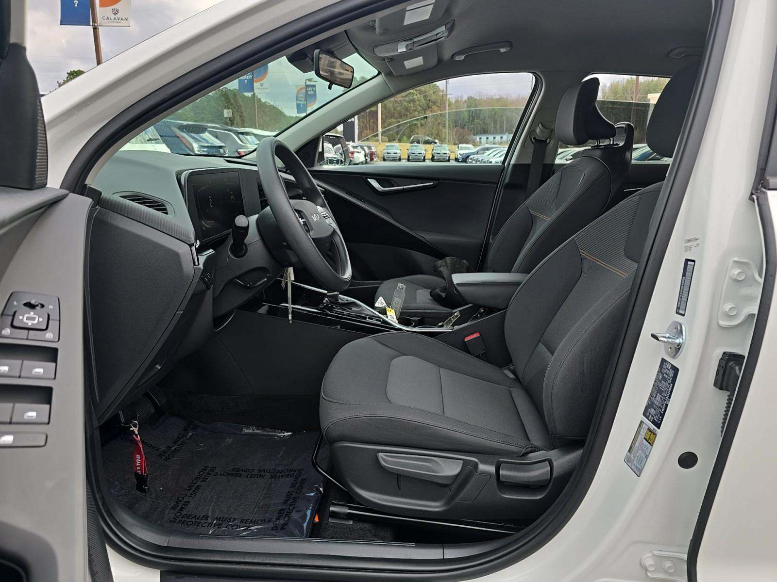 2025 Kia Niro LX FWD