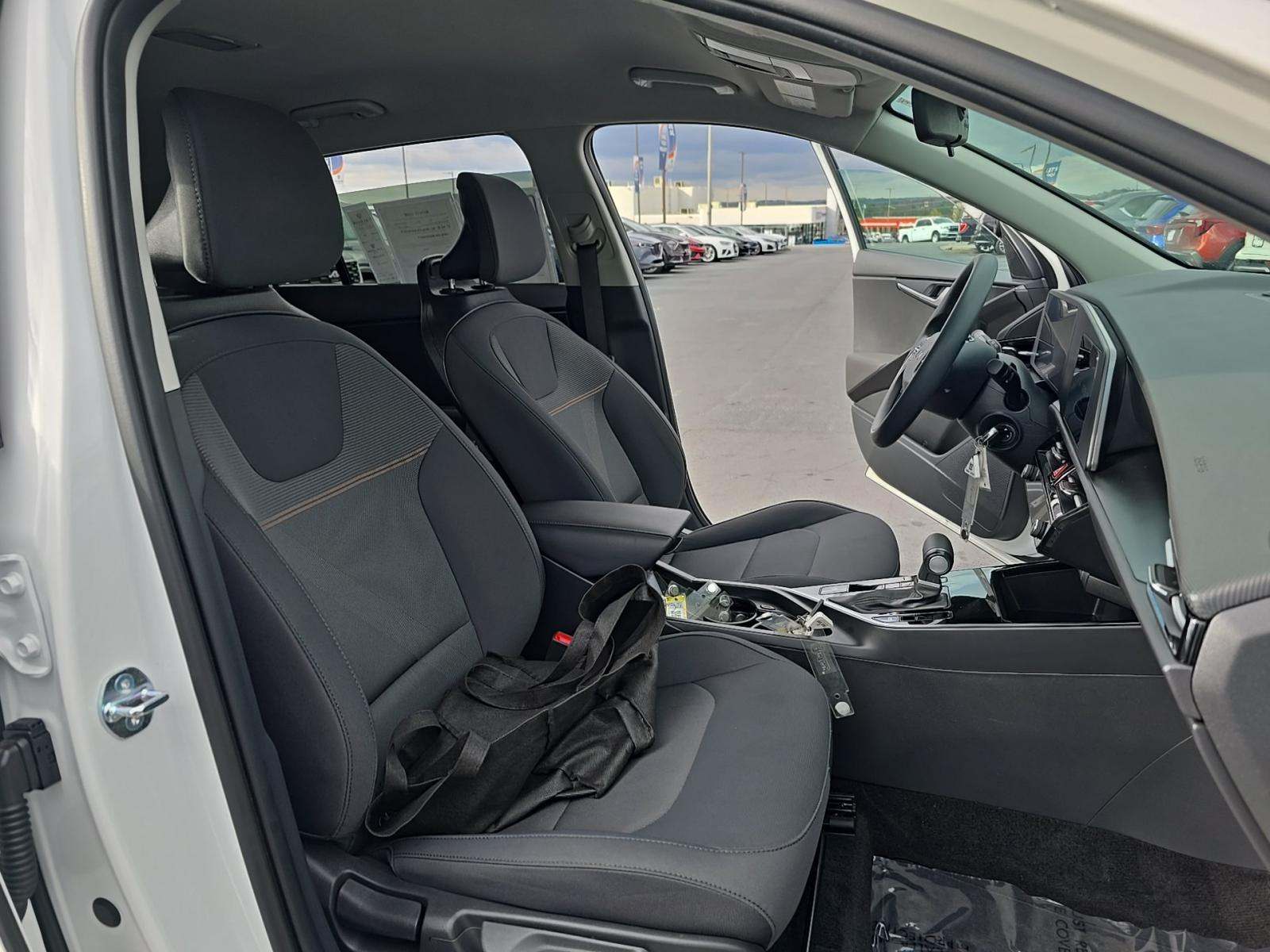 2025 Kia Niro LX FWD