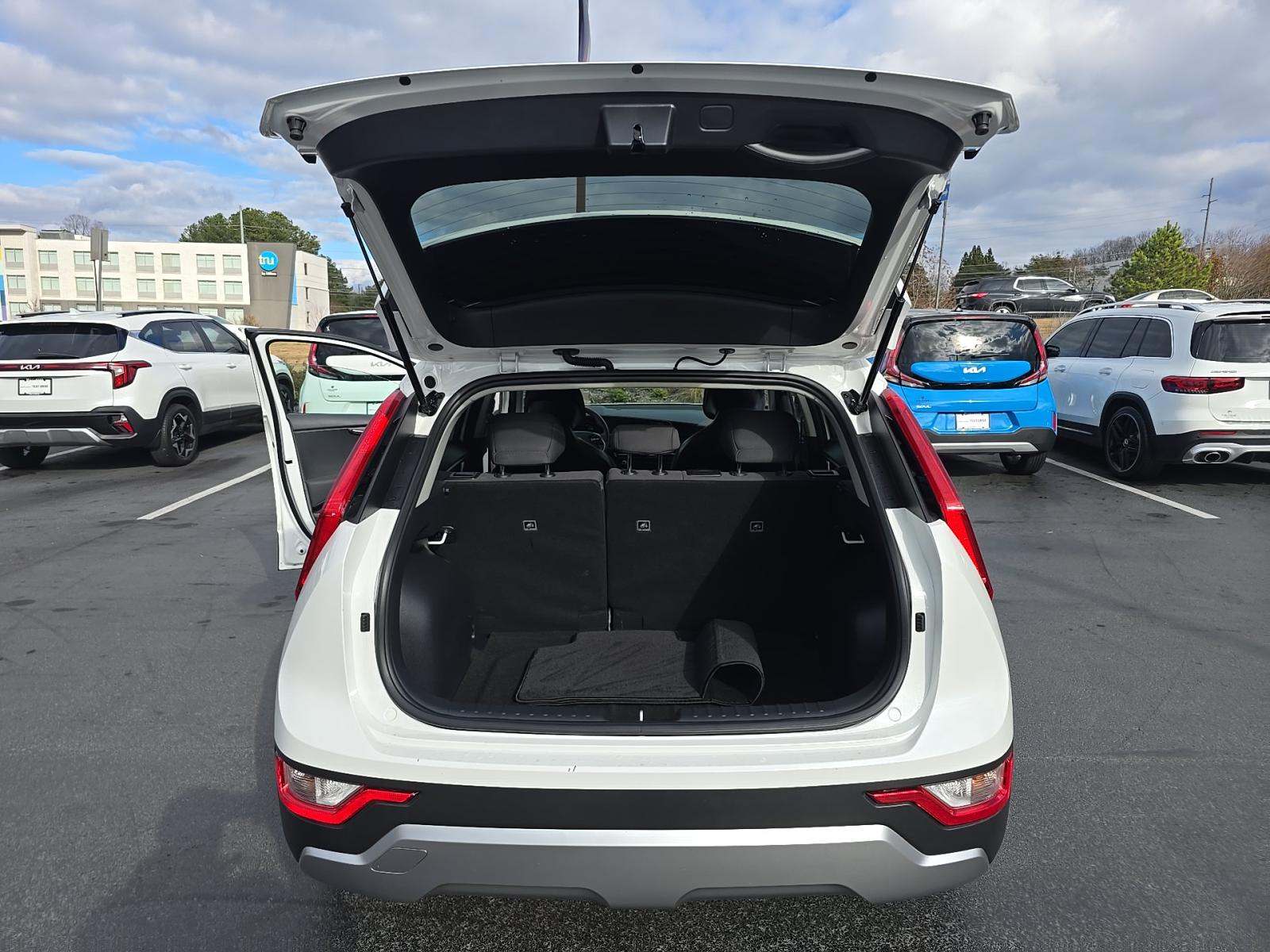 2025 Kia Niro LX FWD