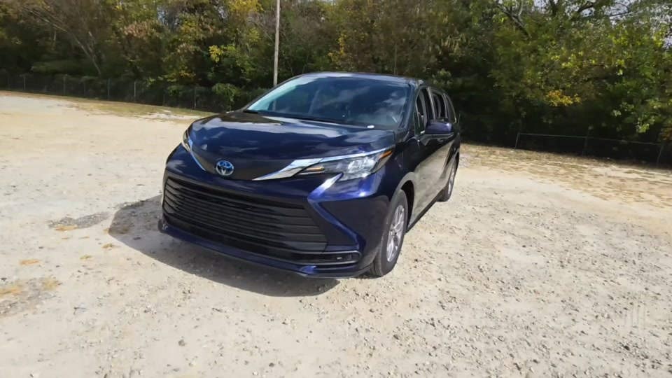 2024 Toyota Sienna LE 8-Passenger 120.5