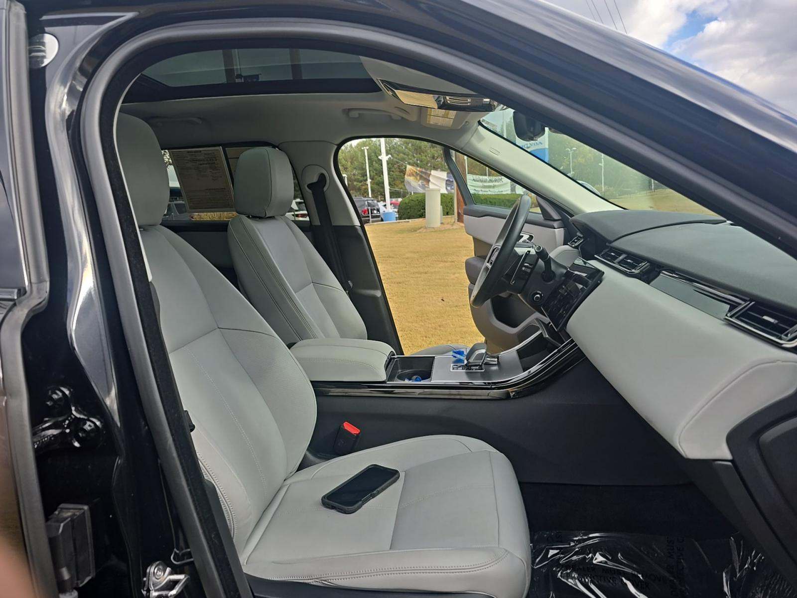 2025 Land Rover Range Rover Velar Dynamic SE AWD