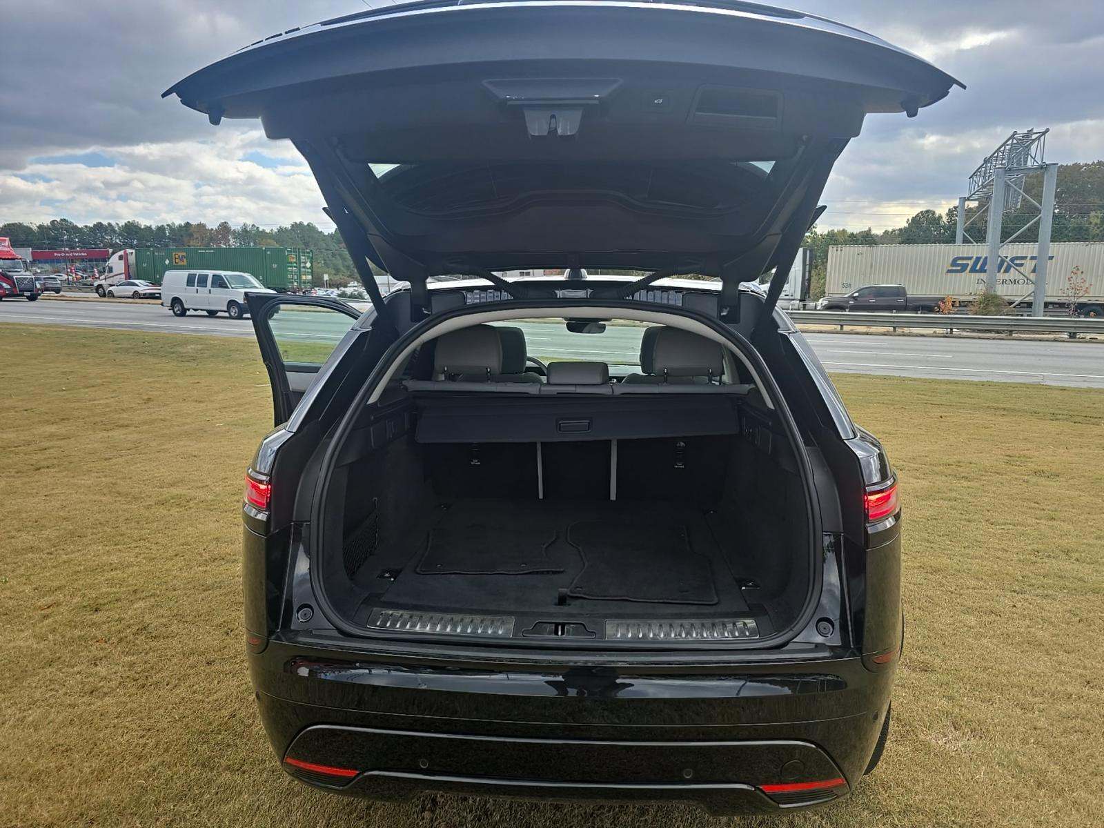 2025 Land Rover Range Rover Velar Dynamic SE AWD