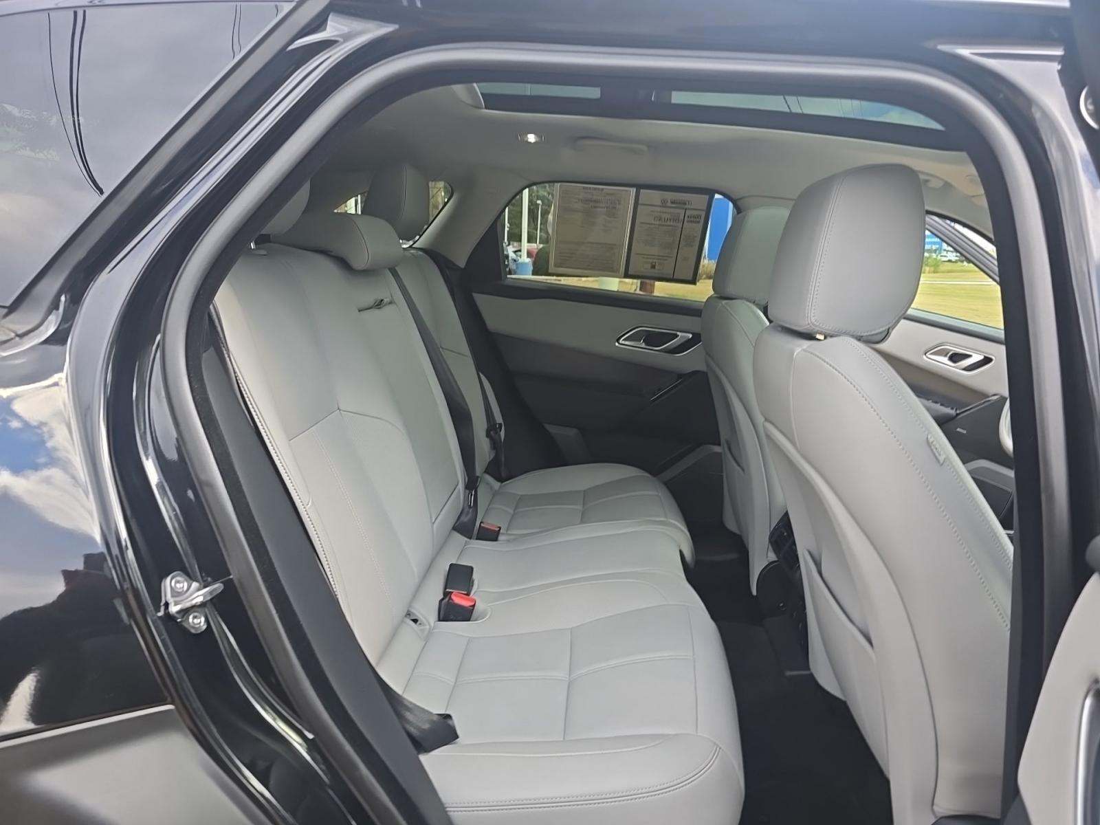 2025 Land Rover Range Rover Velar Dynamic SE AWD