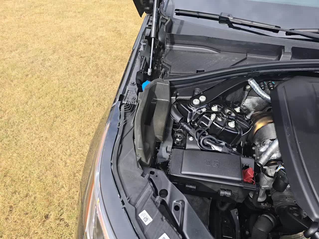 2025 Land Rover Range Rover Velar Dynamic SE AWD