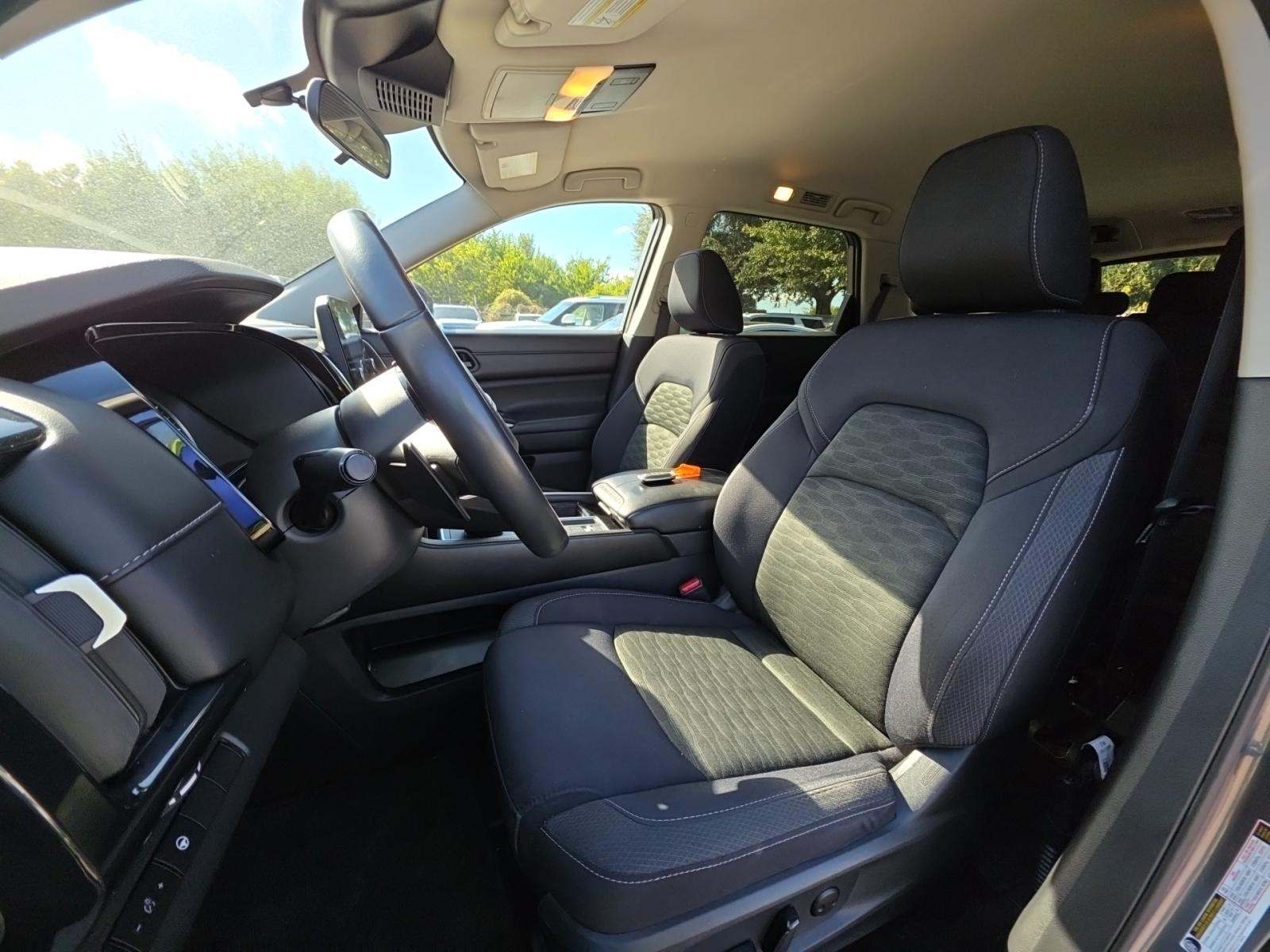 2023 Nissan Pathfinder SV FWD