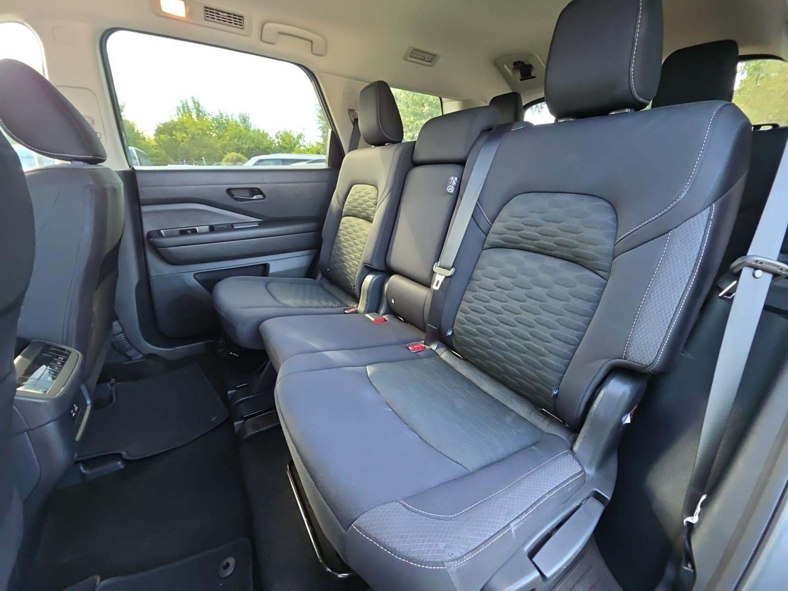 2023 Nissan Pathfinder SV FWD