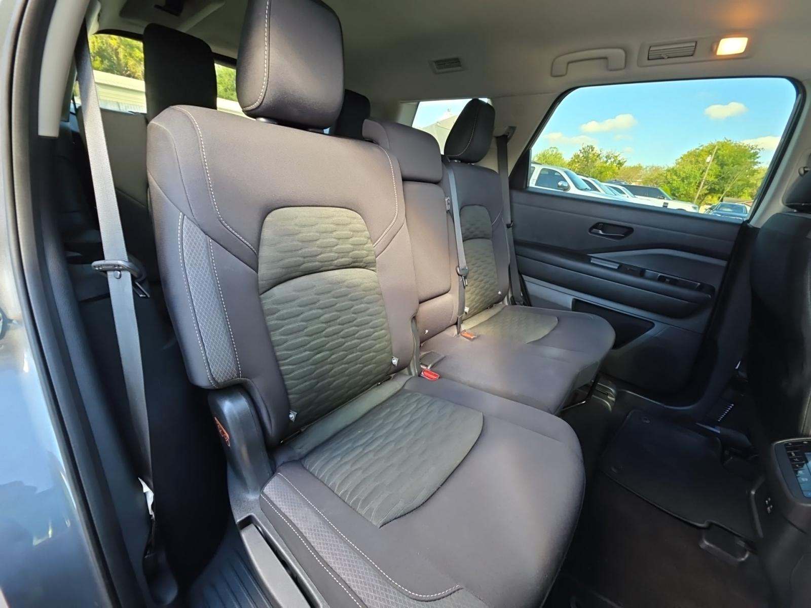 2023 Nissan Pathfinder SV FWD