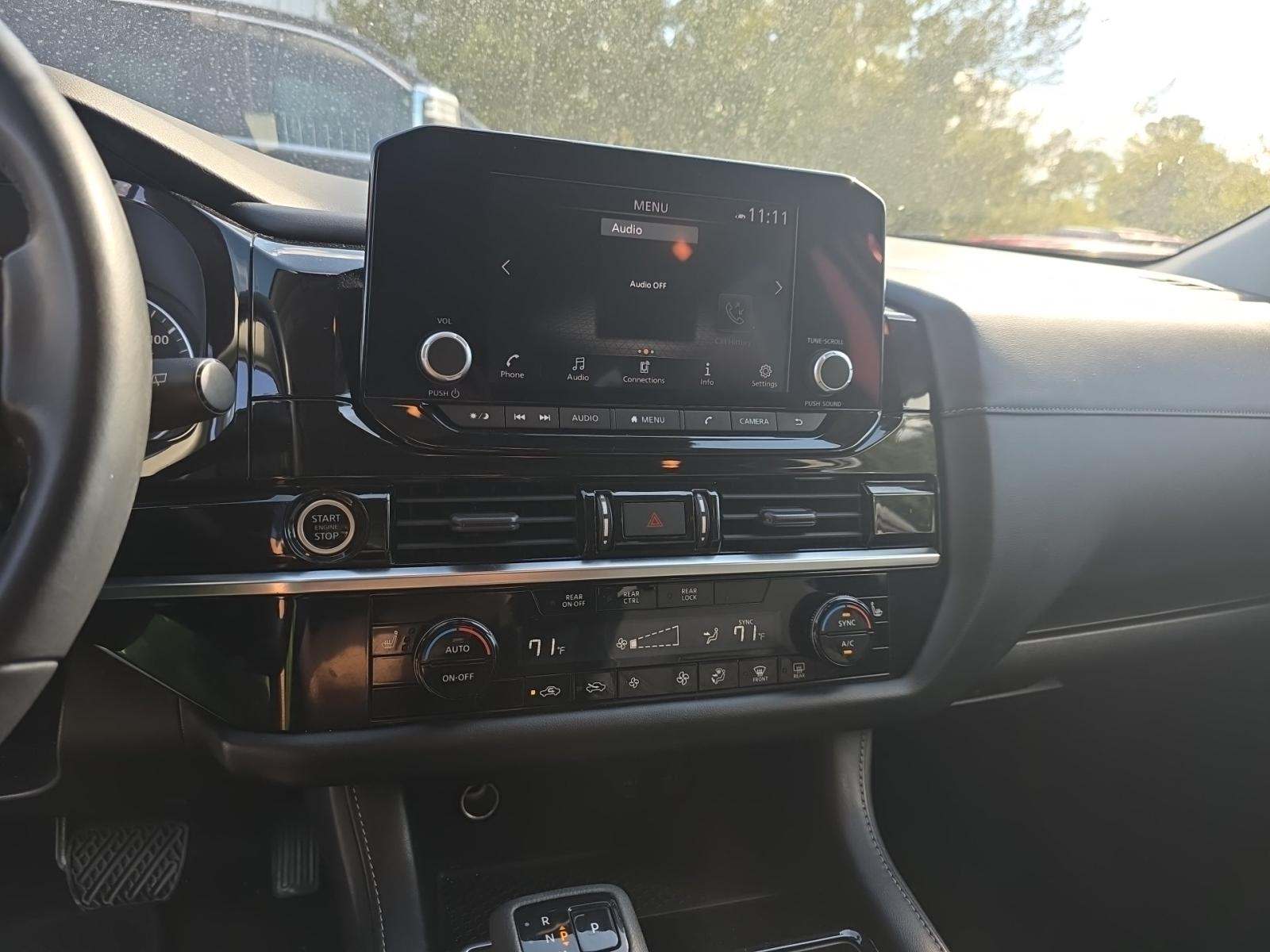 2023 Nissan Pathfinder SV FWD