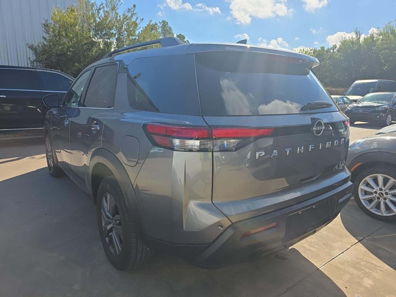 2023 Nissan Pathfinder SV FWD