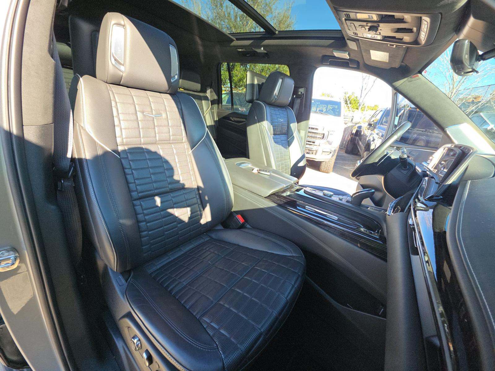 2023 Cadillac Escalade ESV V-Series AWD