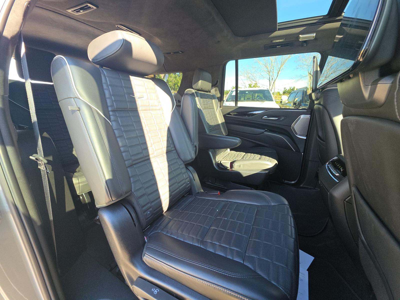 2023 Cadillac Escalade ESV V-Series AWD