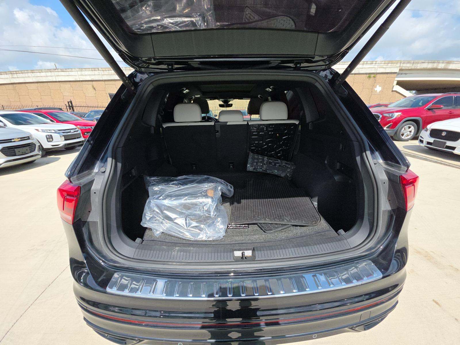 2022 Volkswagen Tiguan 2.0T SE R-Line Black AWD