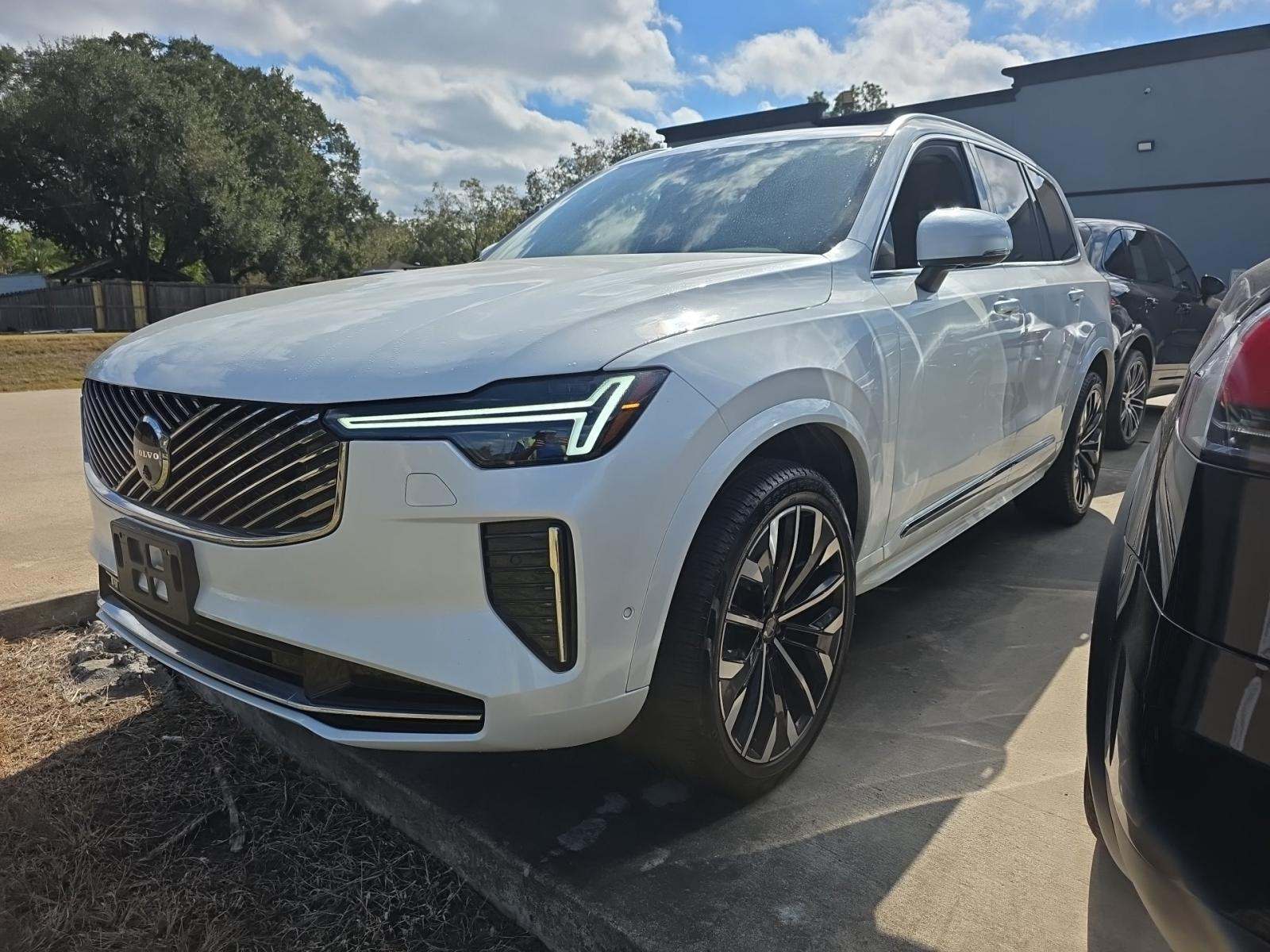 2025 Volvo XC90 B6 Plus AWD