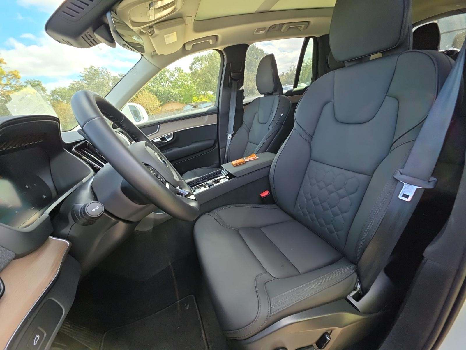 2025 Volvo XC90 B6 Plus AWD