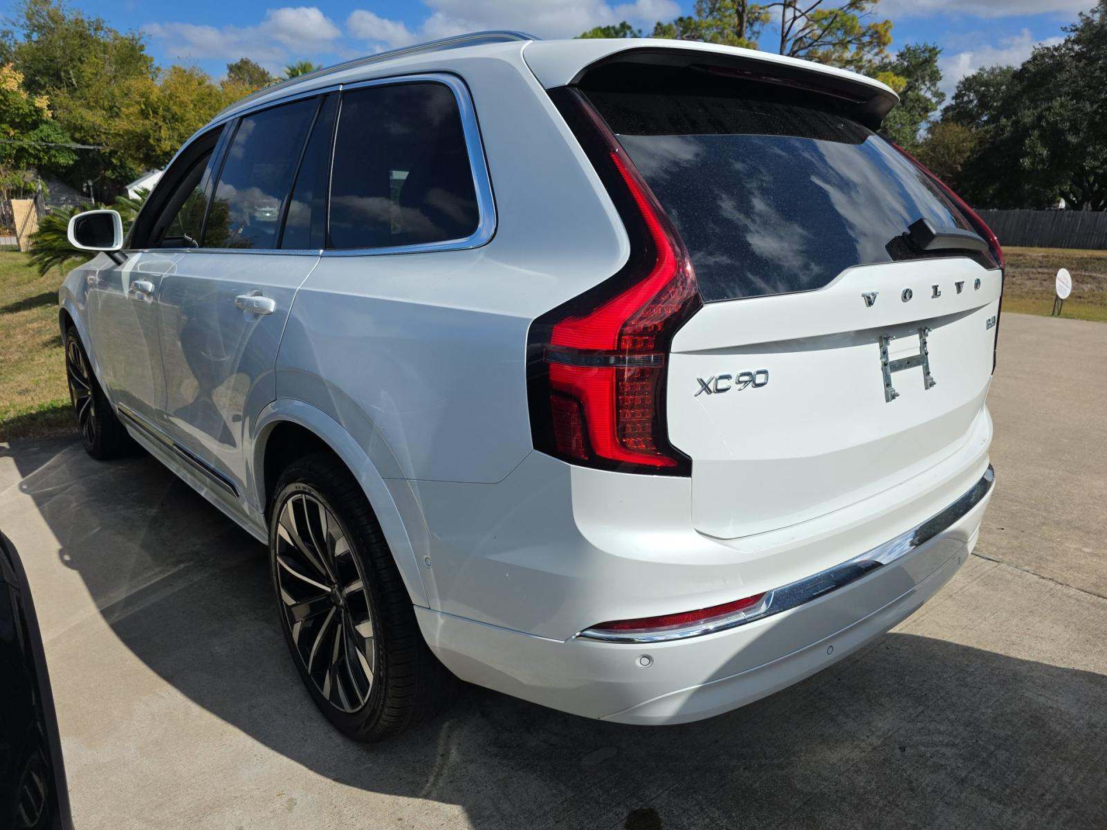 2025 Volvo XC90 B6 Plus AWD