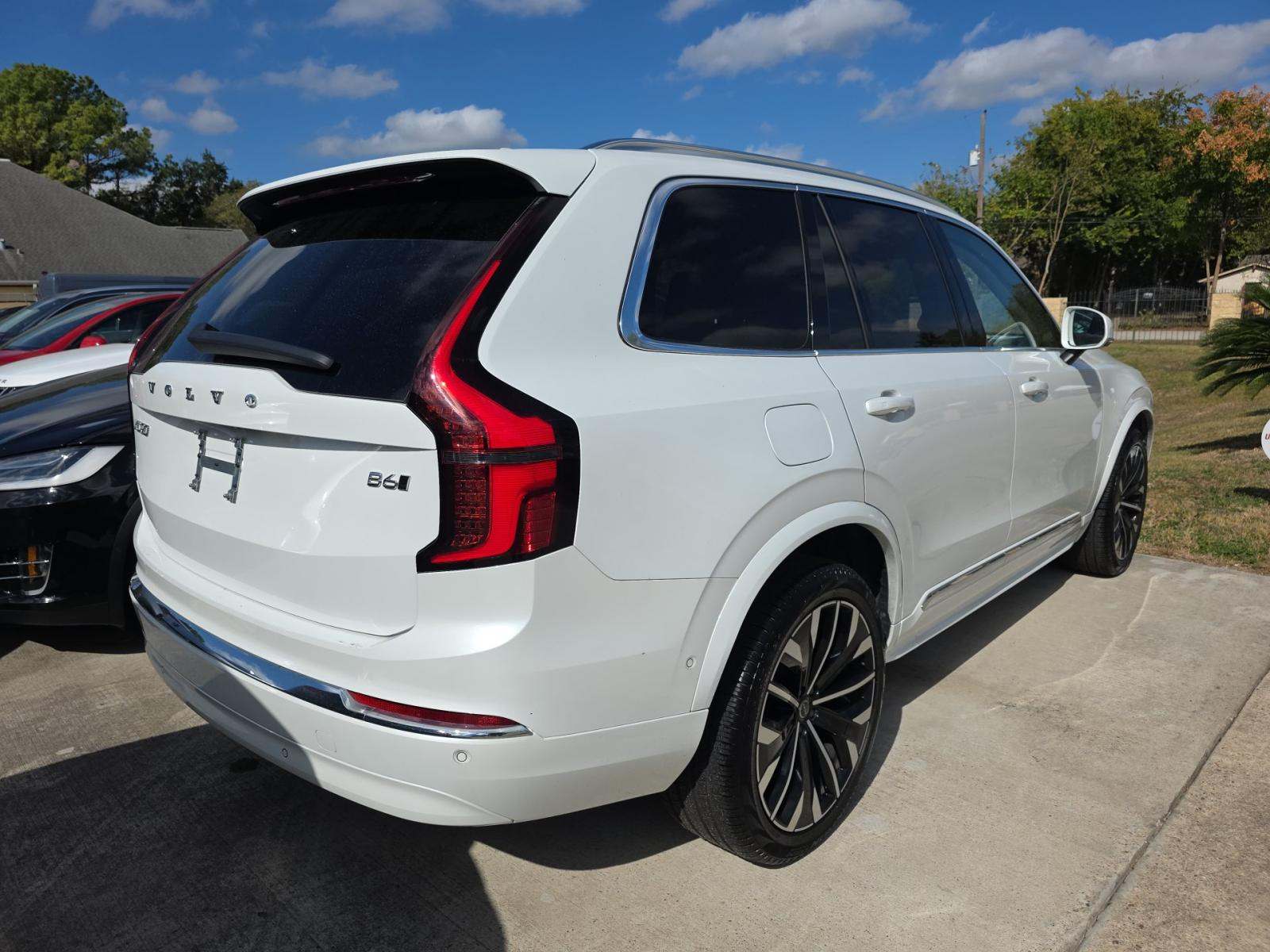 2025 Volvo XC90 B6 Plus AWD