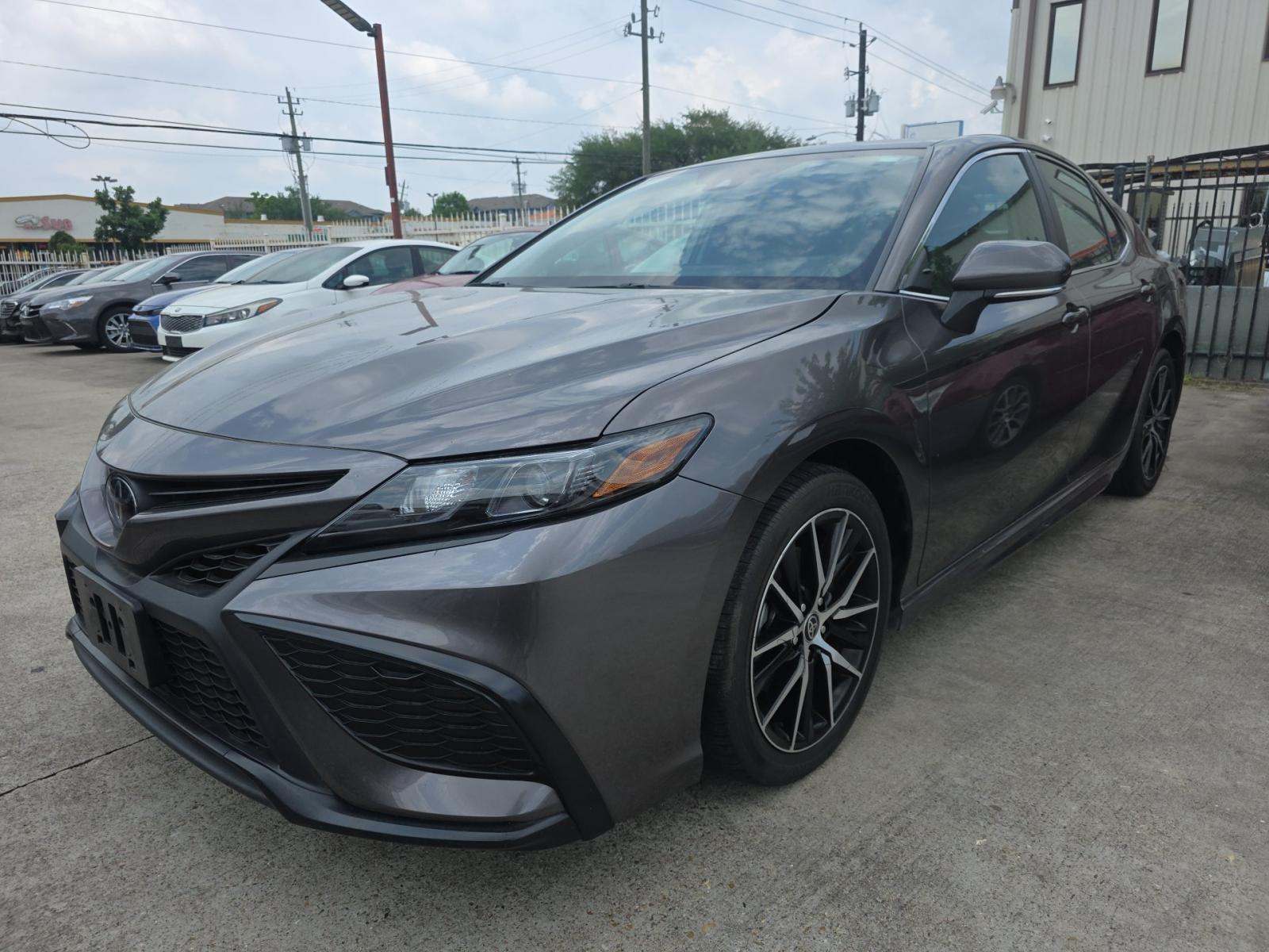 TOYOTA CAMRY - 1