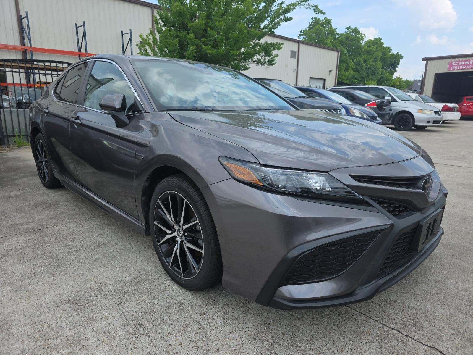 TOYOTA CAMRY - 4