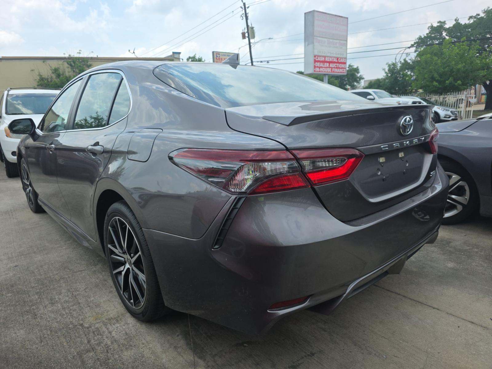 TOYOTA CAMRY - 2