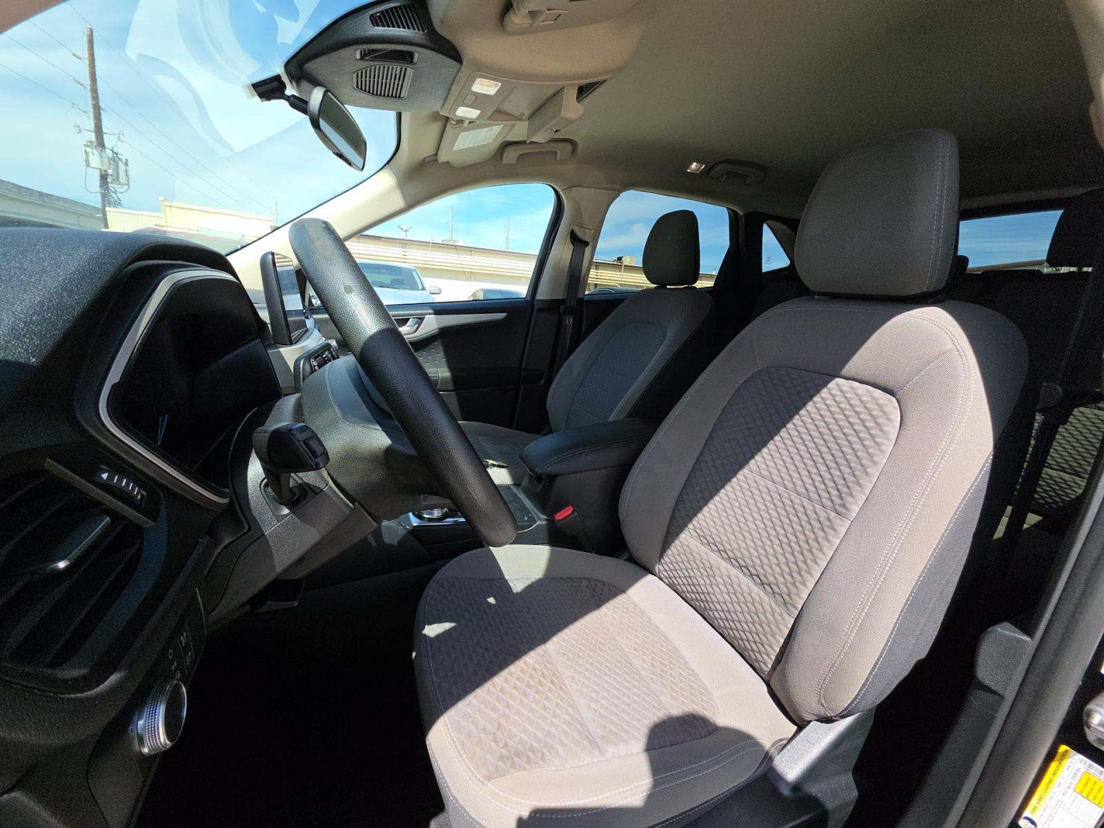 FORD ESCAPE - 2