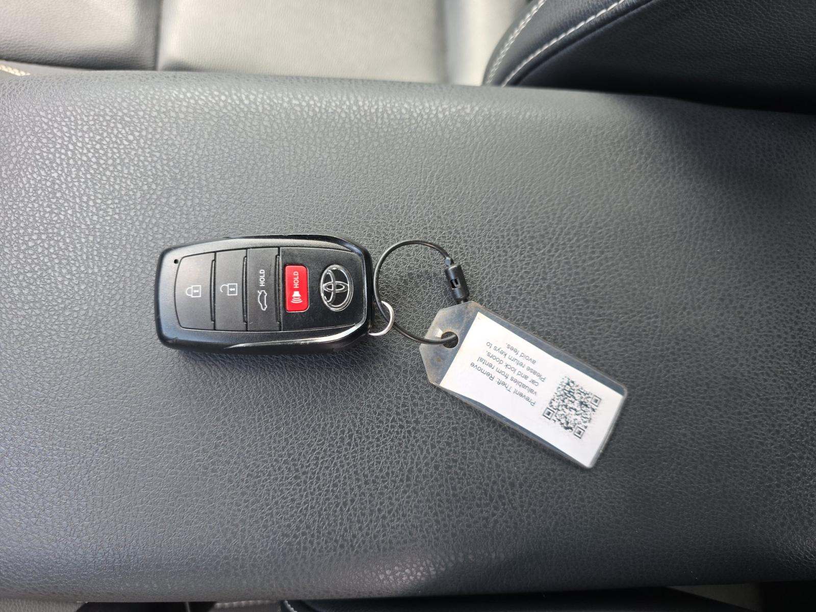 TOYOTA CAMRY - 4