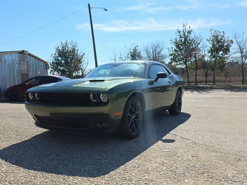2022 Dodge Challenger SXT RWD