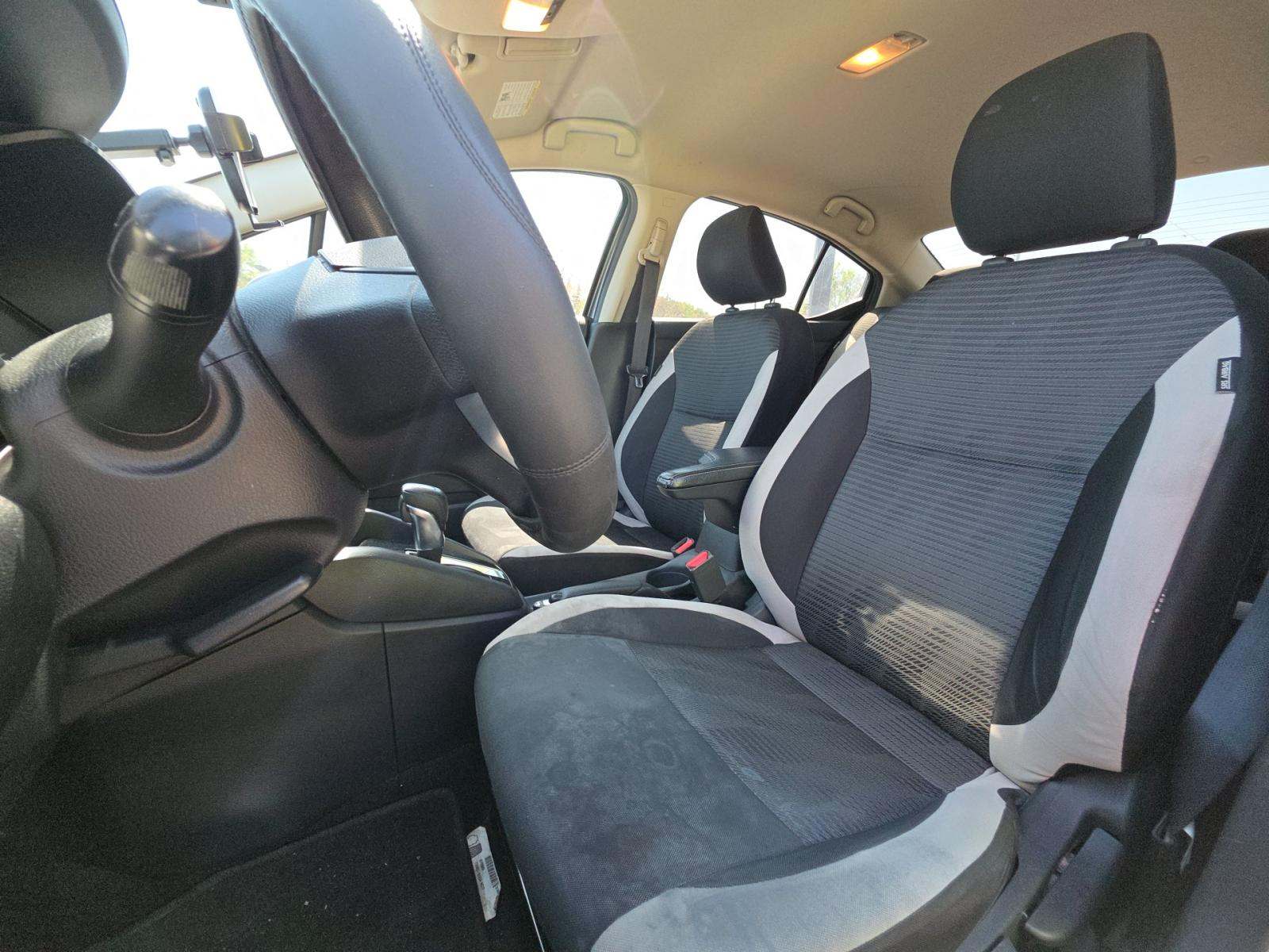 NISSAN VERSA - 2