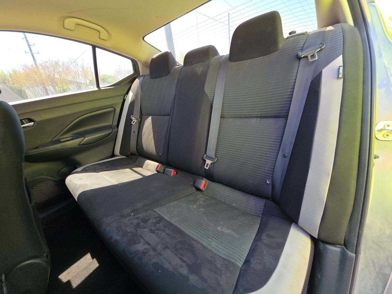 NISSAN VERSA - 9