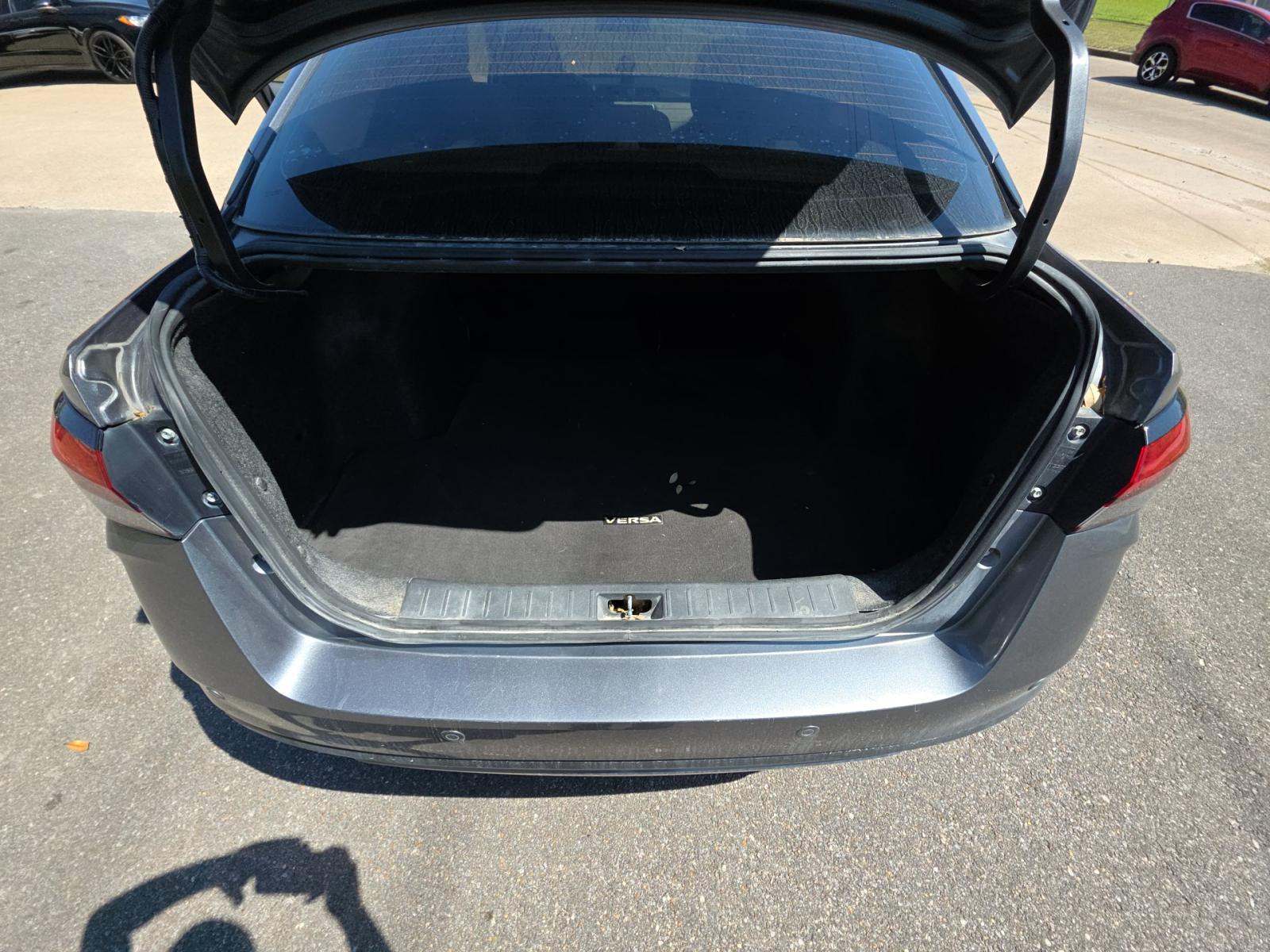 NISSAN VERSA - 10