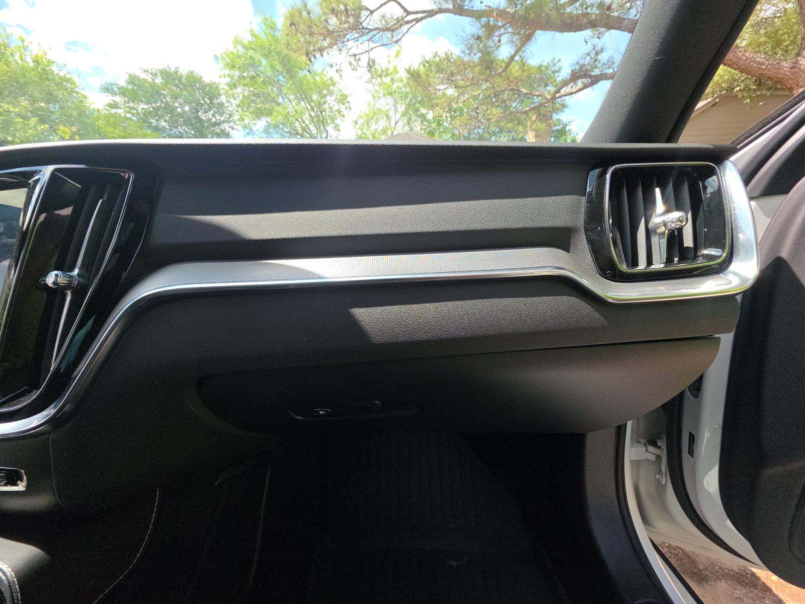 2019 Volvo S60 Plug-In Hybrid T8 R-Design AWD