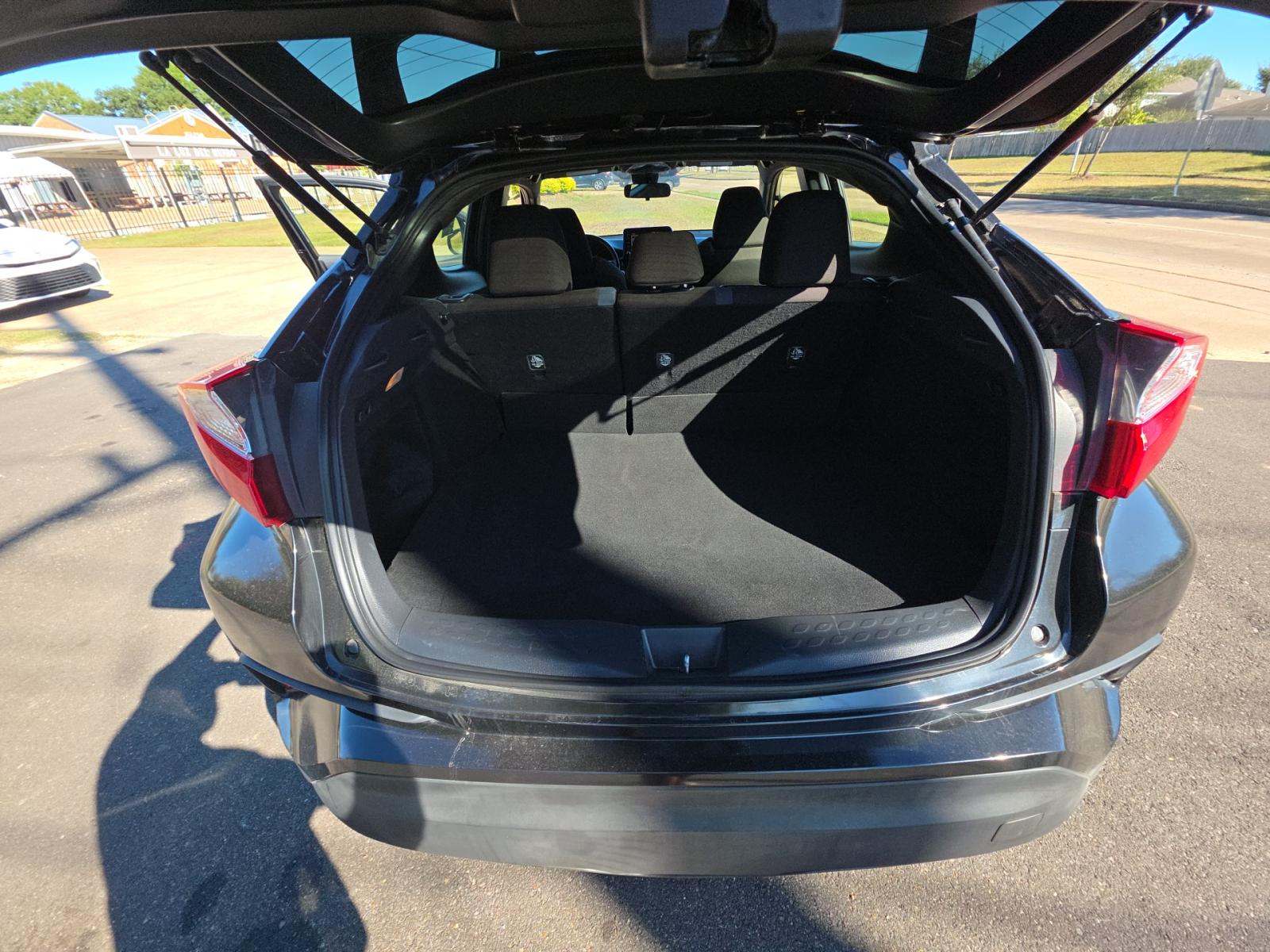 2020 Toyota C-HR XLE FWD