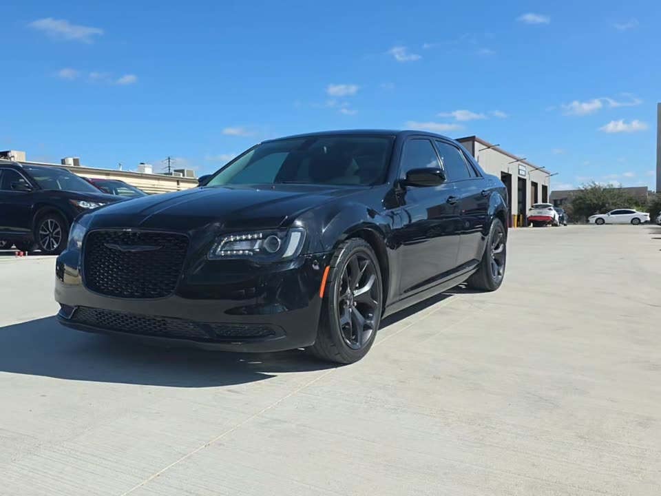 2022 Chrysler 300 Touring RWD