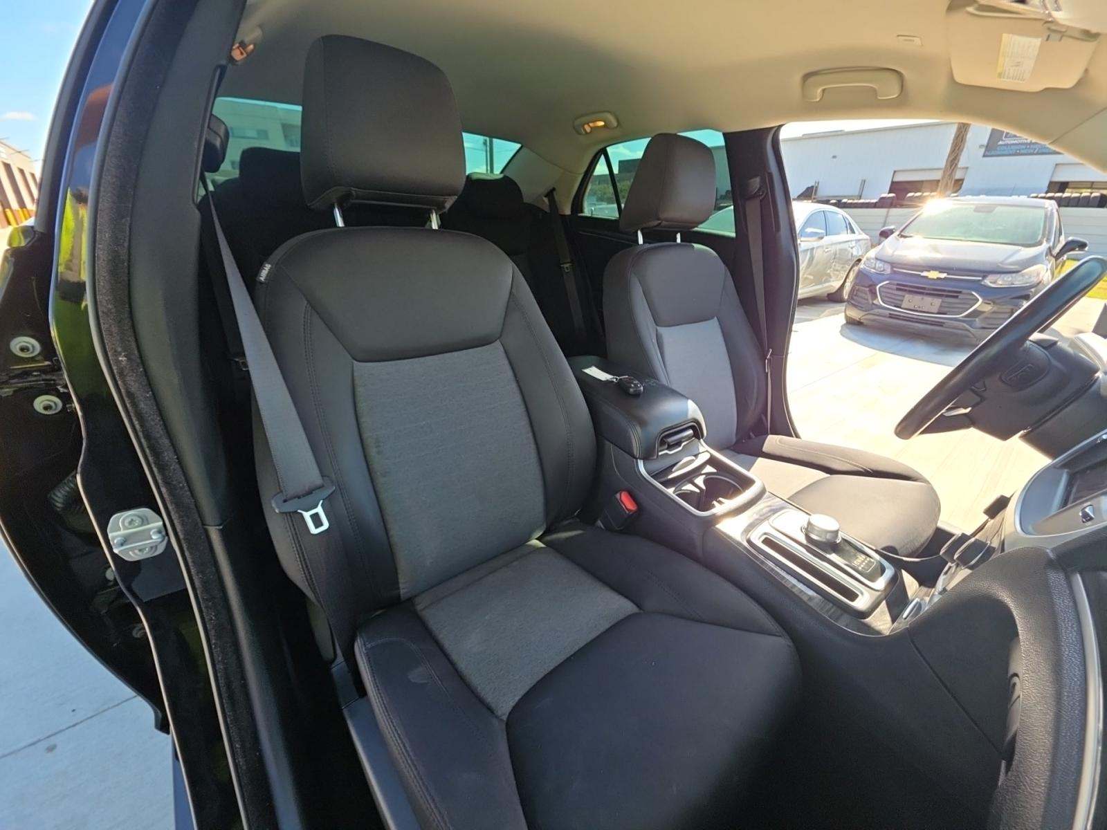 2022 Chrysler 300 Touring RWD