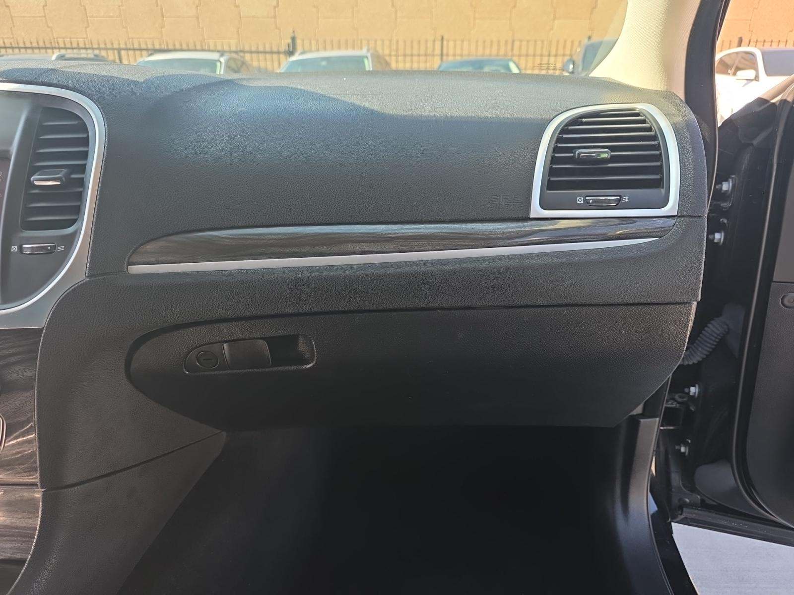 2022 Chrysler 300 Touring RWD