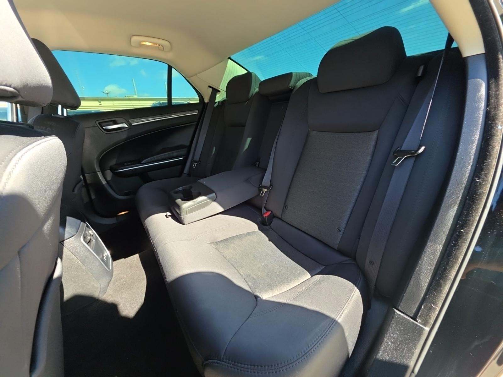 2022 Chrysler 300 Touring RWD