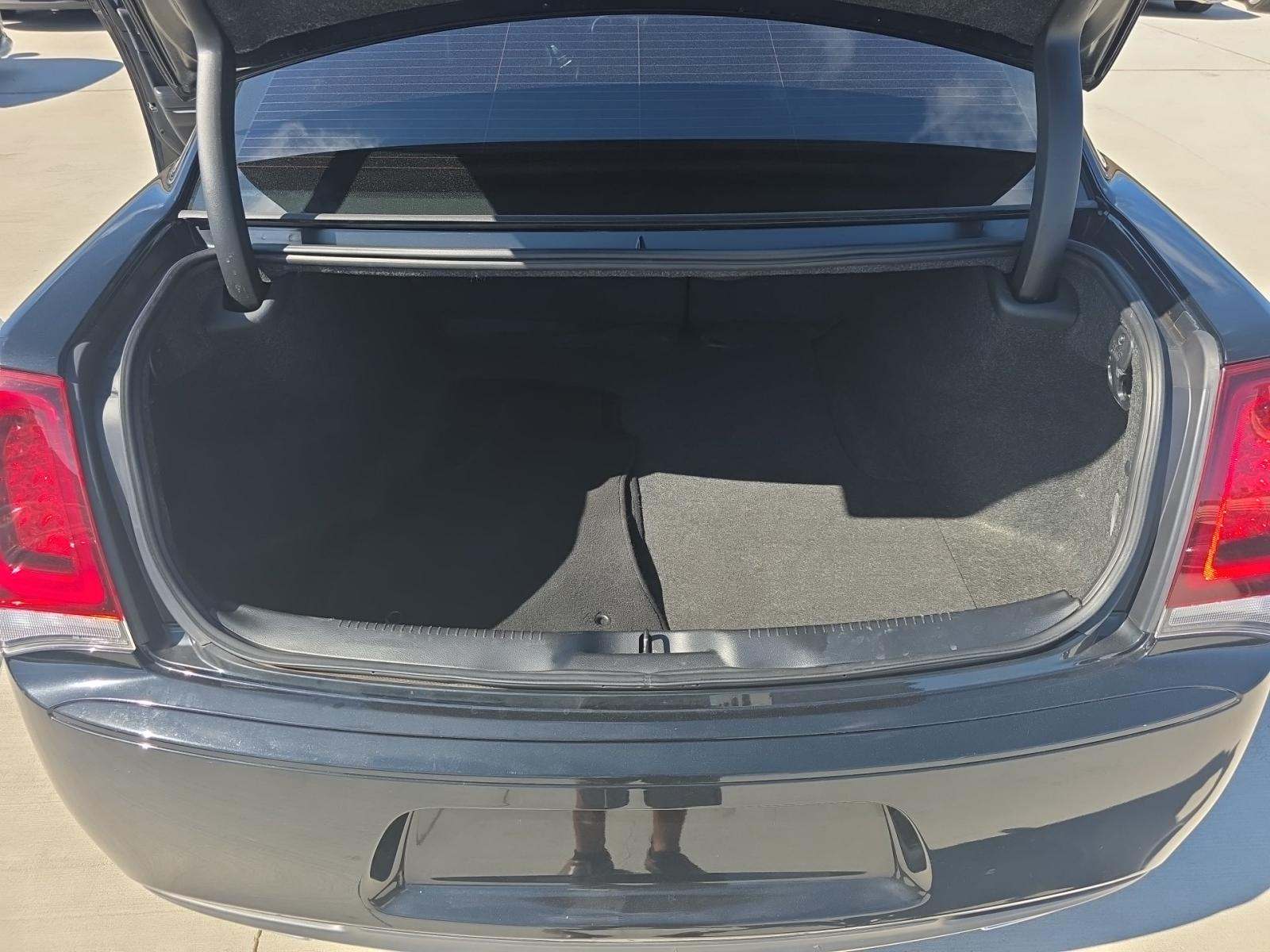 2022 Chrysler 300 Touring RWD