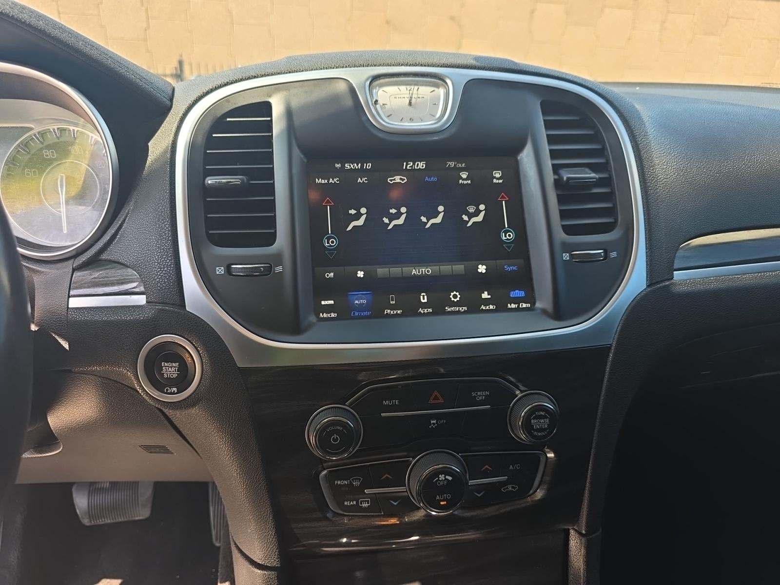 2022 Chrysler 300 Touring RWD