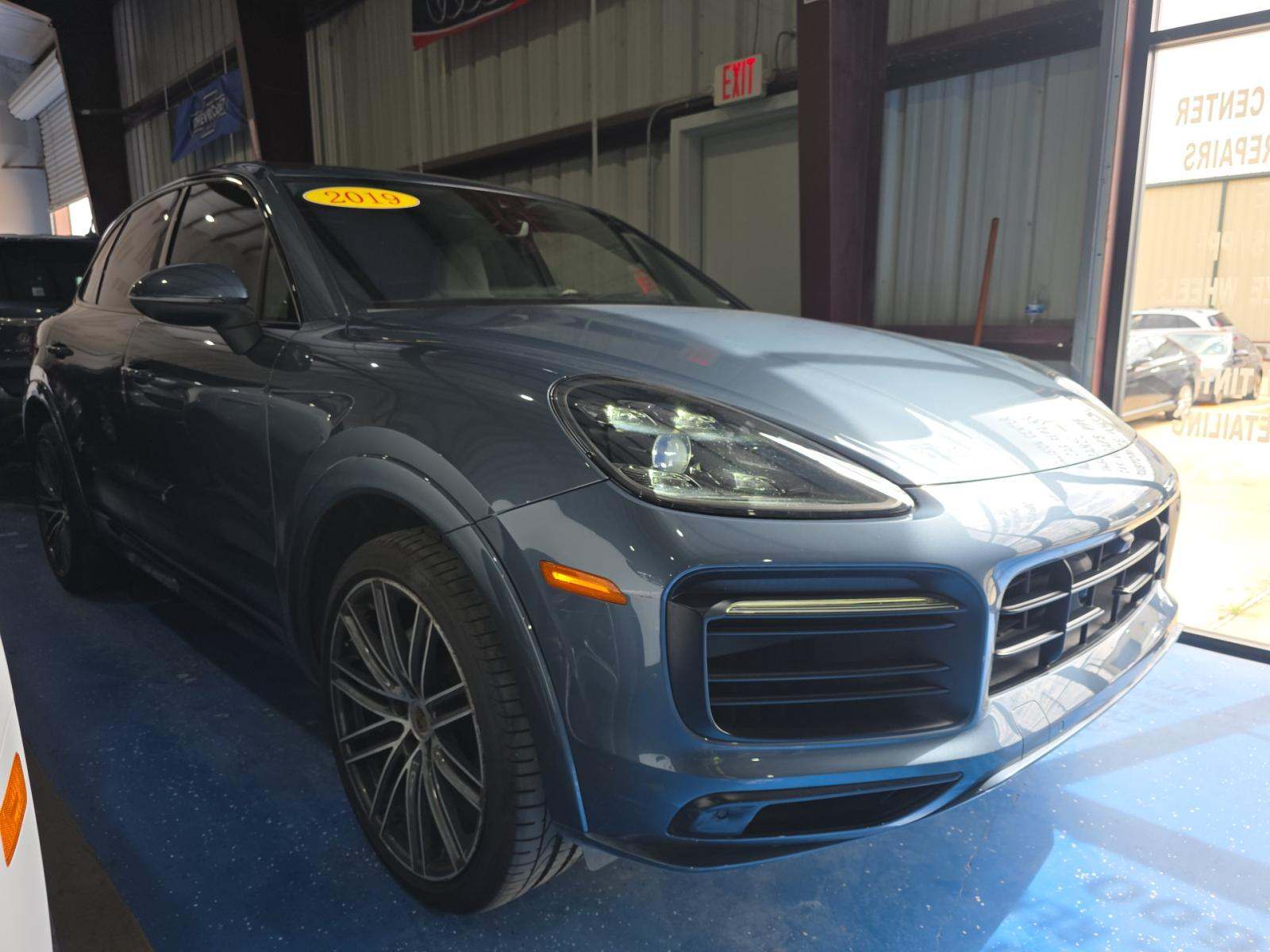 PORSCHE CAYENNE - 4