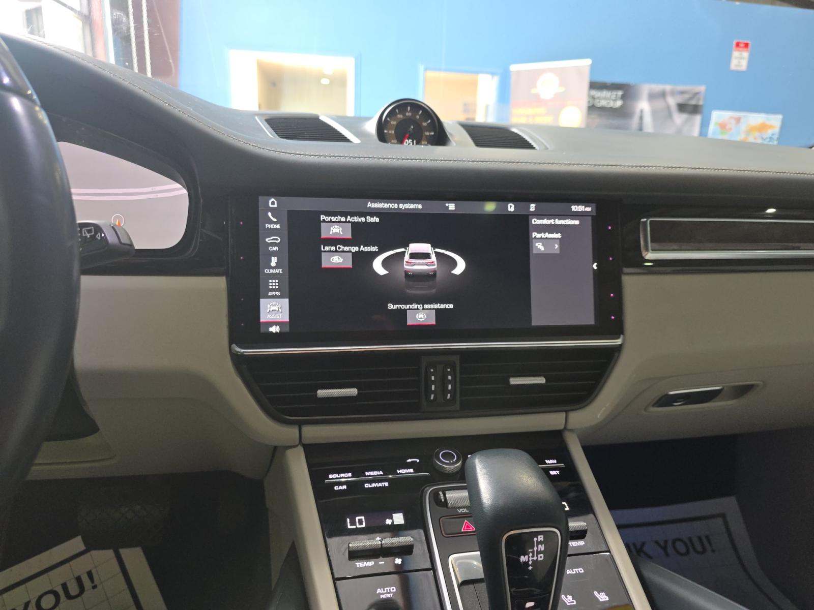 PORSCHE CAYENNE - 10
